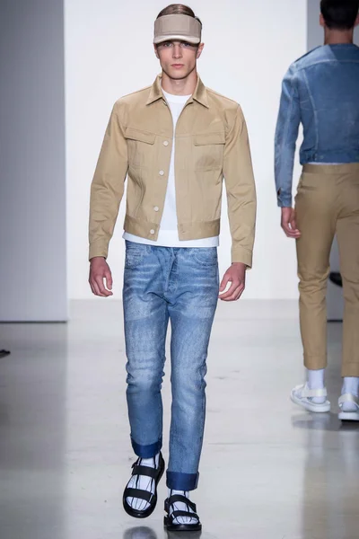 Look 24